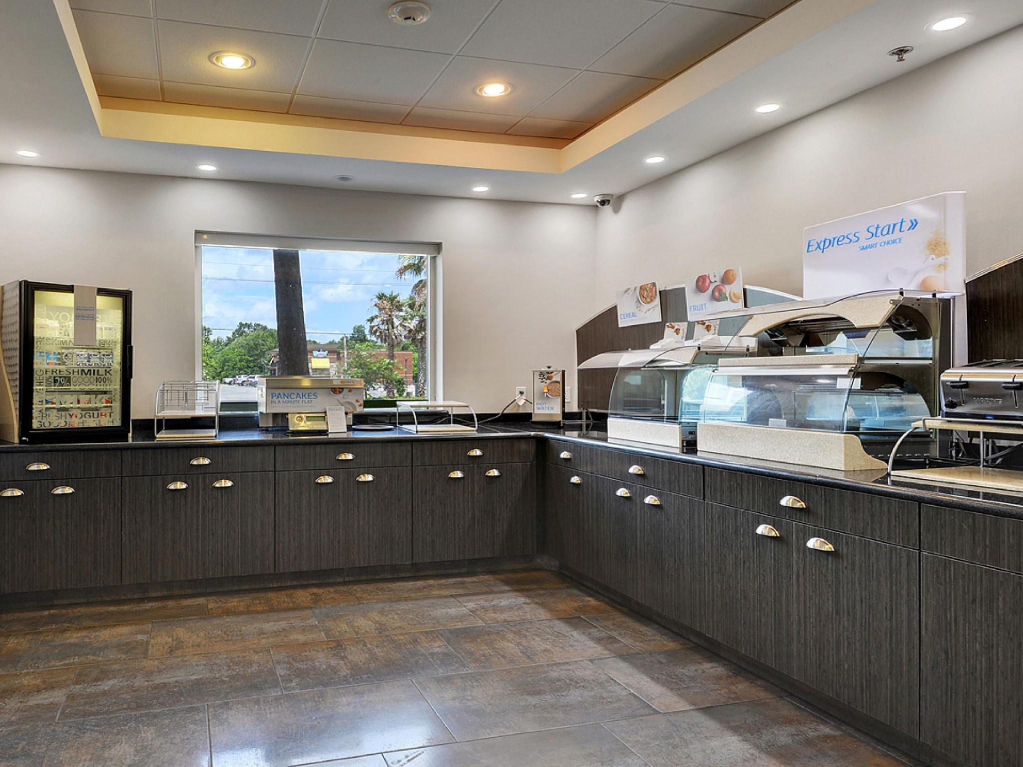 Holiday Inn Express & Suites Gonzales By Ihg Kültér fotó
